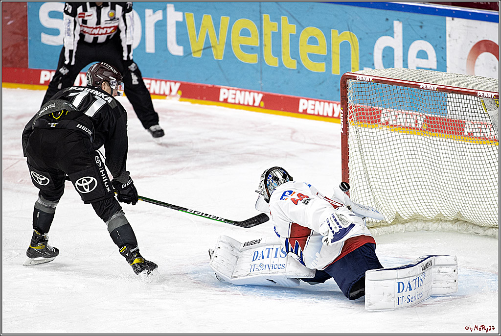 PENNY DEL;  Koelner Haie - Adler Mannheim; Koeln, 08.04.2021